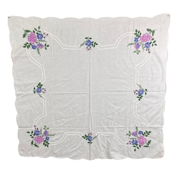 Vintage Embroidered Linen Blend Tablecloth Square Scalloped Edges Cottagecore - Picture 1 of 7